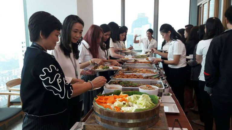 จัดเลี้ยงอาหาร จัดเลี้ยง บุฟเฟ่ต์ ค็อกเทล ซีฟู้ด