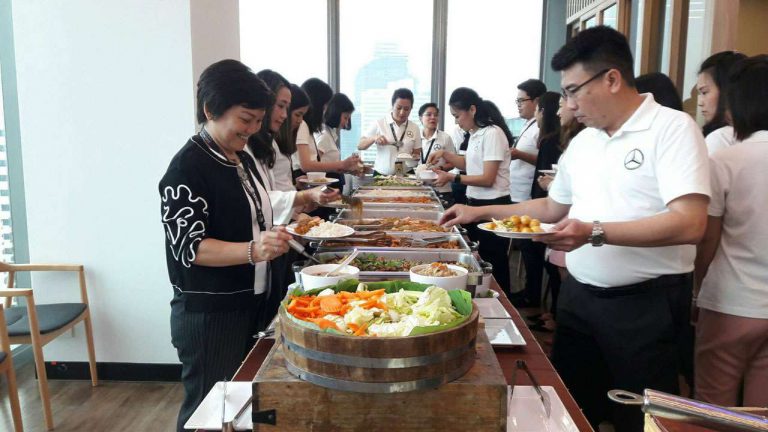 จัดเลี้ยงอาหาร จัดเลี้ยง บุฟเฟ่ต์ ค็อกเทล ซีฟู้ด